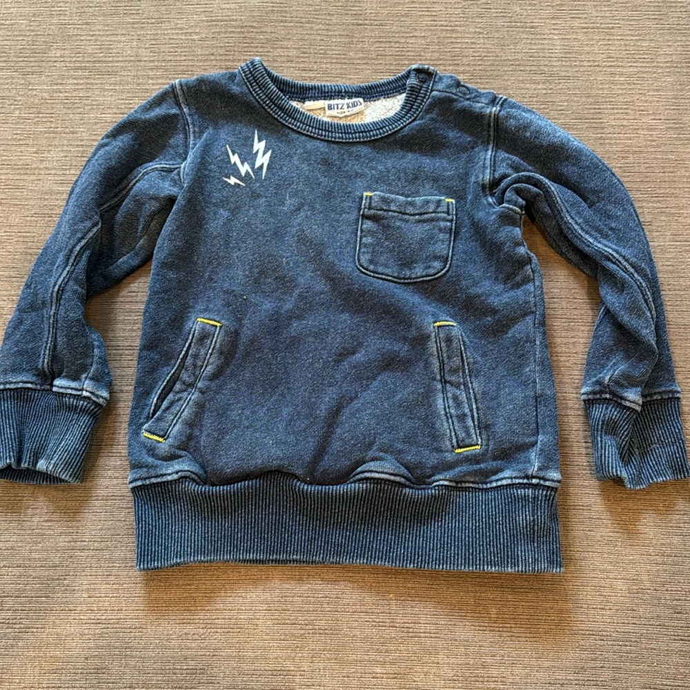 Bitz kids 2/3 navy sweatshirt. Great condition